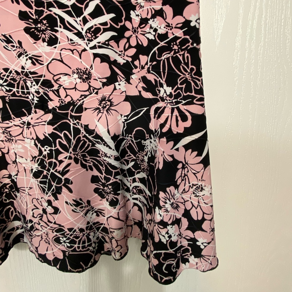 Floral and Textured Skirt with Diagonal Tulip Bottom - Picture 4 of 5